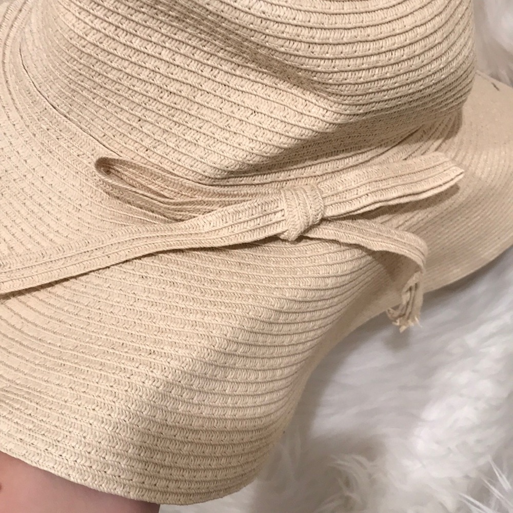 Beach Hat - Picture 3 of 3